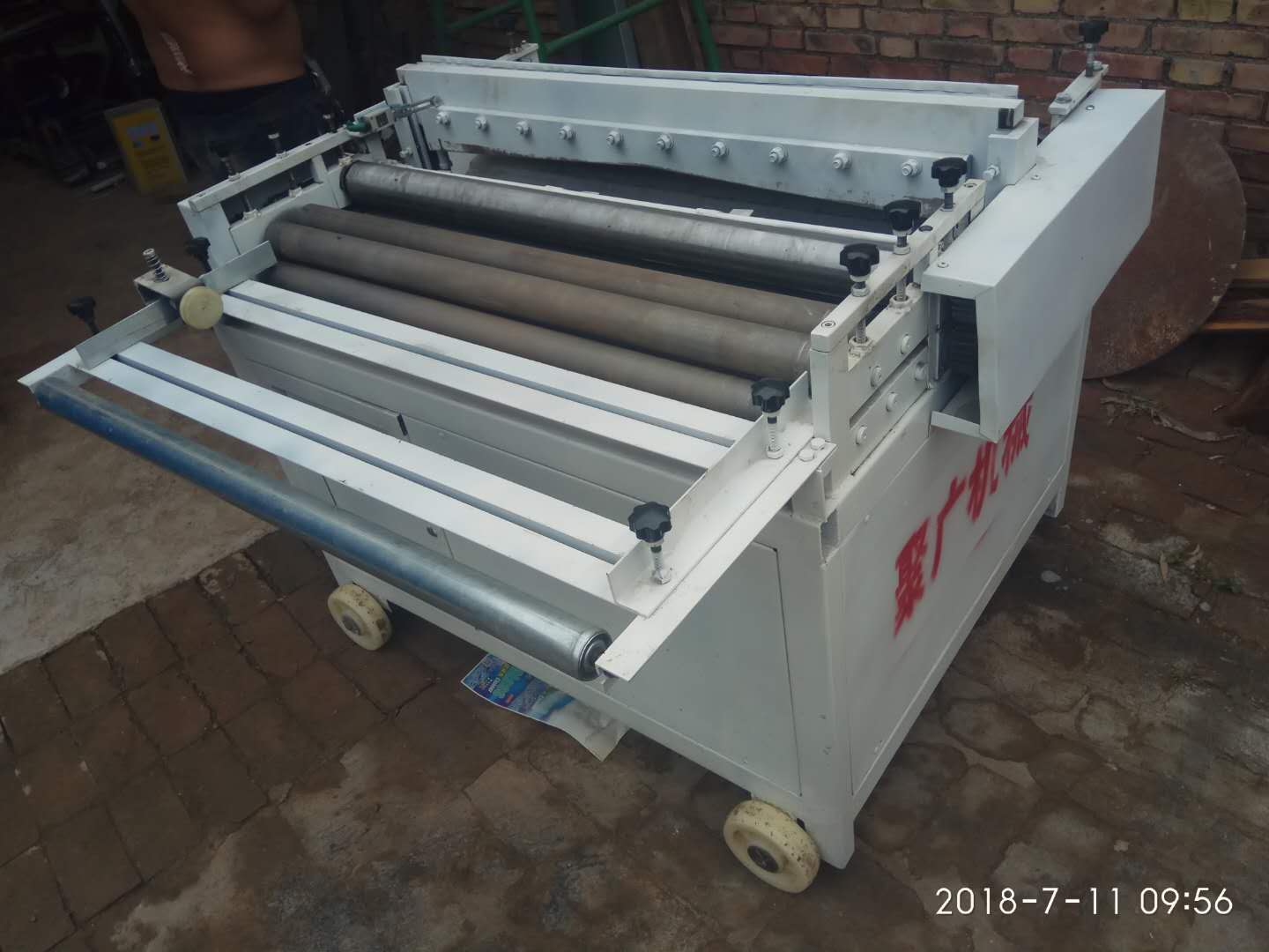 洛陽(yáng)鐵皮自動(dòng)下料機(jī),管道保溫成型機(jī)，鐵皮自動(dòng)剪板校平卷圓一體機(jī),