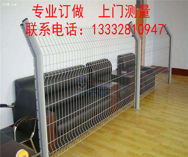 河池魚塘防護(hù)網(wǎng)供應(yīng) 貴港道路隔離網(wǎng)熱銷 梧州公路防護(hù)欄價(jià)格