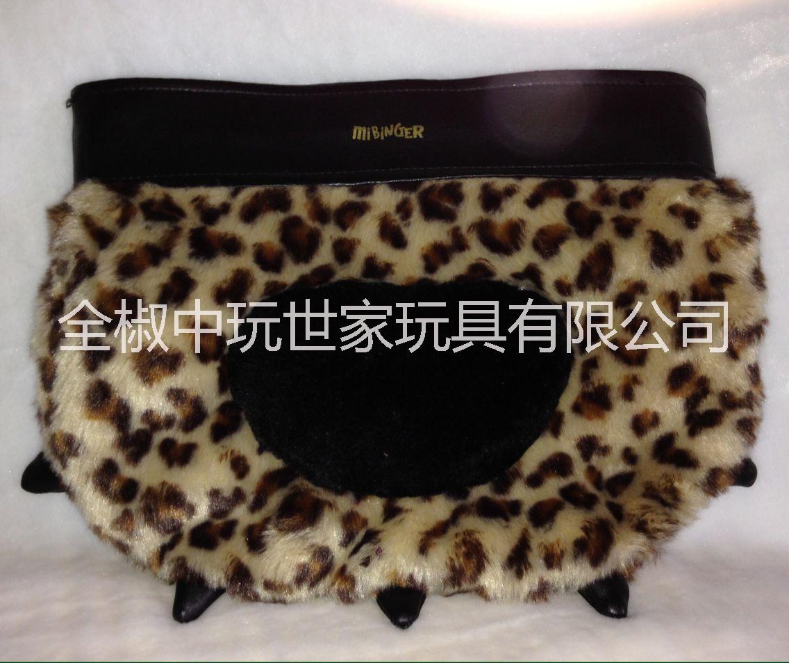 卡通毛絨玩具加工