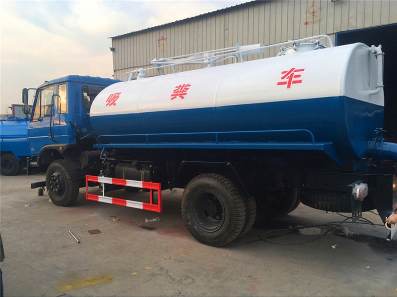 吸污車(chē)價(jià)格 灑水車(chē)價(jià)格 山東灑水生產(chǎn)廠(chǎng)家