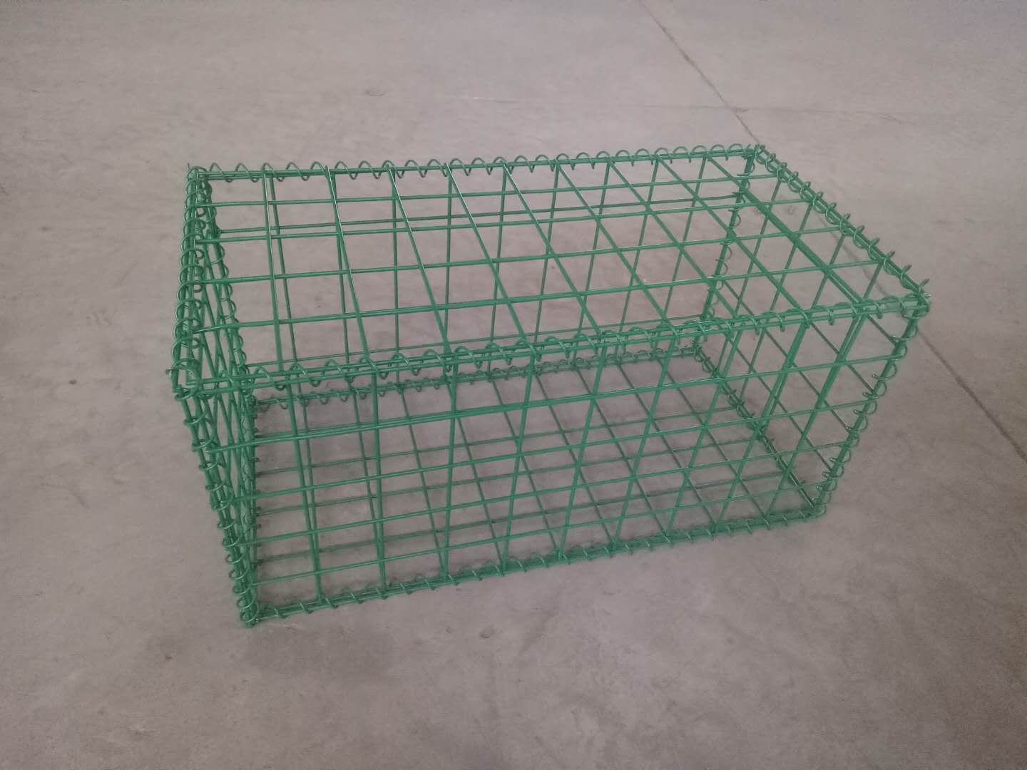 品牌石籠網(wǎng)箱定做/石籠網(wǎng)箱采購(gòu)報(bào)/石籠網(wǎng)箱廠家批發(fā)價(jià)格/河北生產(chǎn)廠家鍍鋅覆塑石籠網(wǎng)格賓網(wǎng)