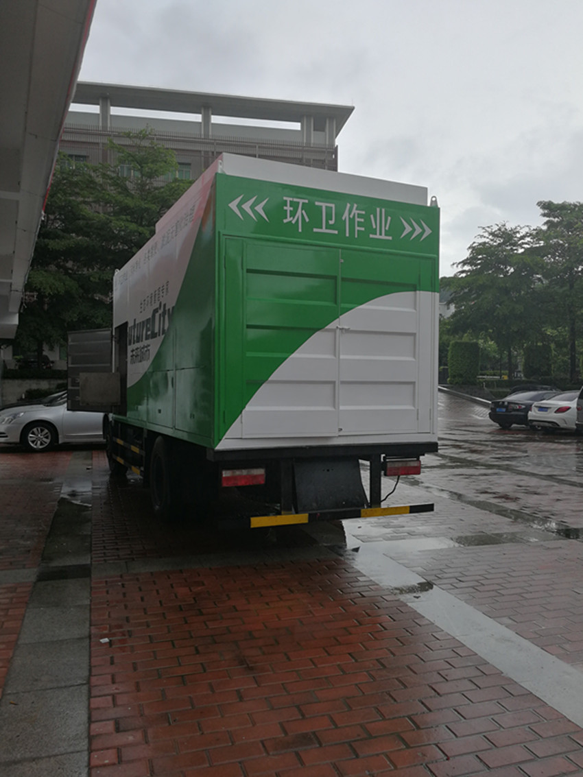 四川環(huán)保多功能吸糞車，糞便處理多功能吸糞車