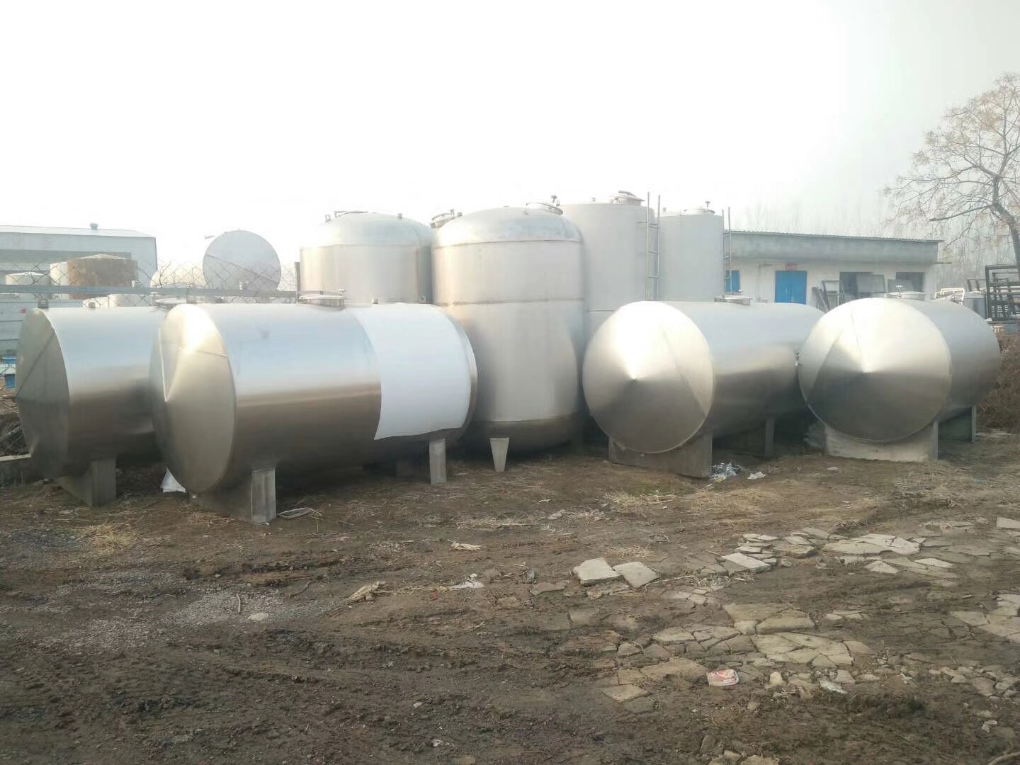 山東二手不銹鋼儲存罐廠家直銷 二手化工儲存罐批發(fā) 二手白酒紅酒牛奶儲存罐供應(yīng)商