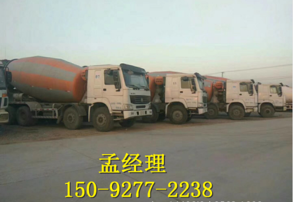 山東梁山廠家直銷優(yōu)質(zhì)二手德龍大12方 濕式攪拌罐車 可分期 可電議 濕式水泥攪拌罐車14方攪拌車