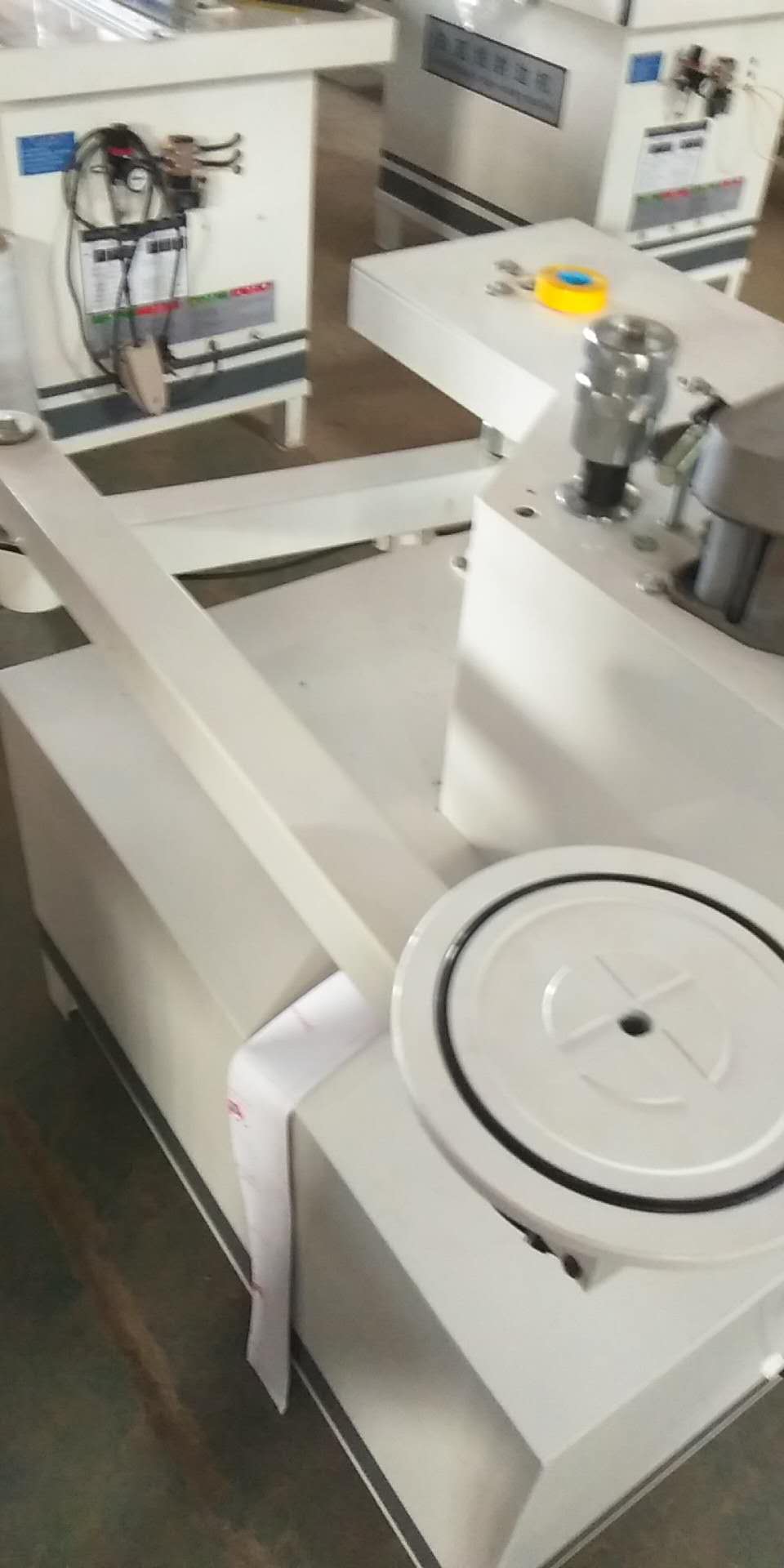 搖臂式封邊機廠家直銷、搖臂封邊機價格、搖臂封邊機封什么產(chǎn)品