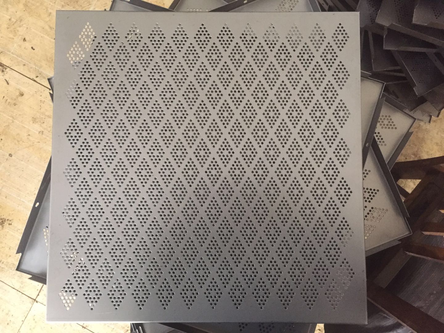 鈑金深加工廠家  百葉窗沖孔網(wǎng) 百葉窗通風(fēng)板 鈑金深加工