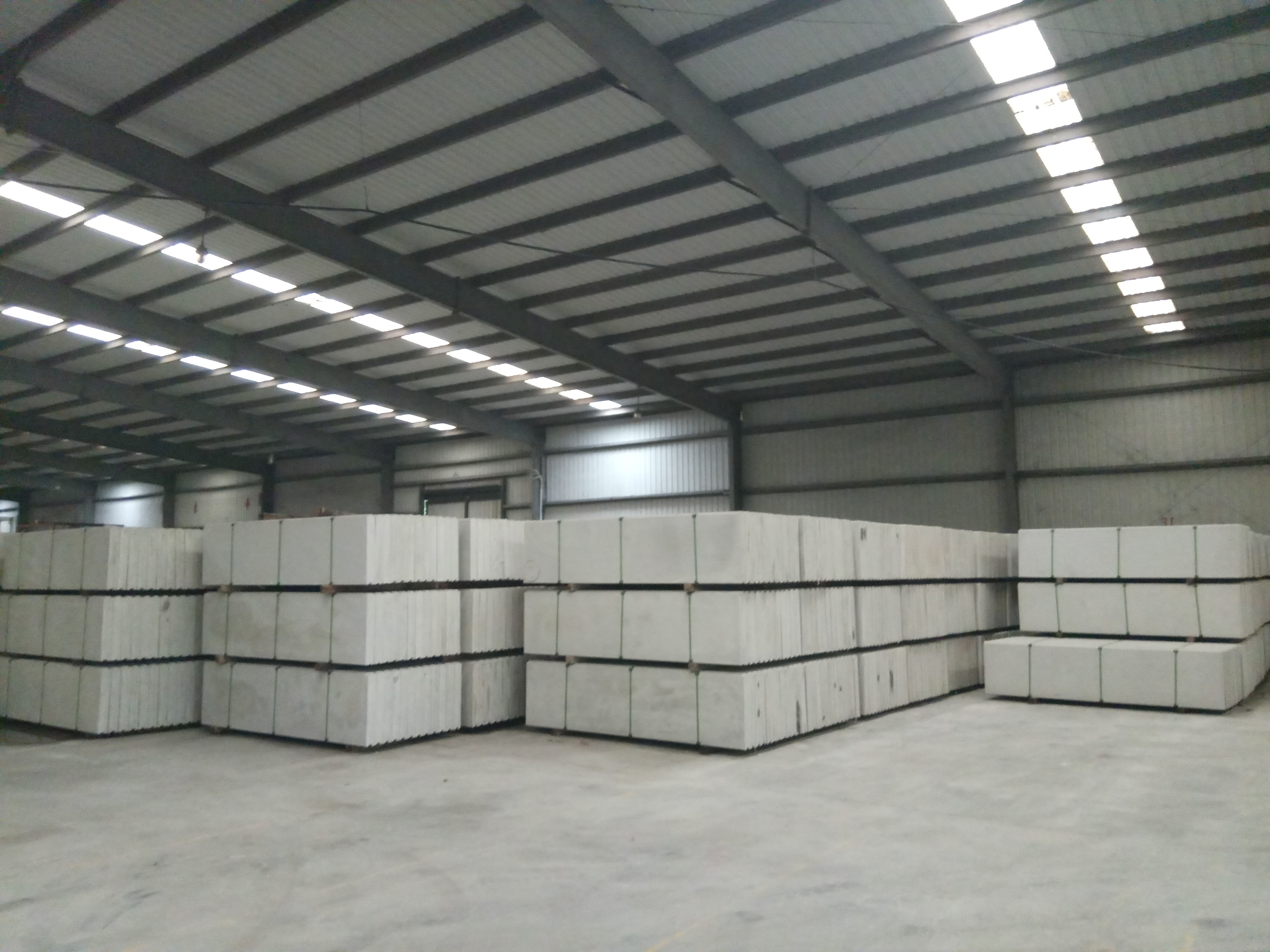 達(dá)羅水泥發(fā)泡輕質(zhì)隔墻板保溫隔