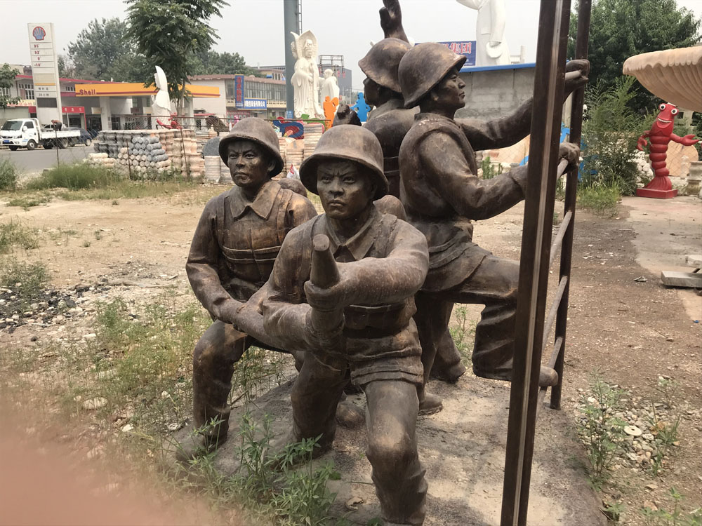 消防員救火銅雕
