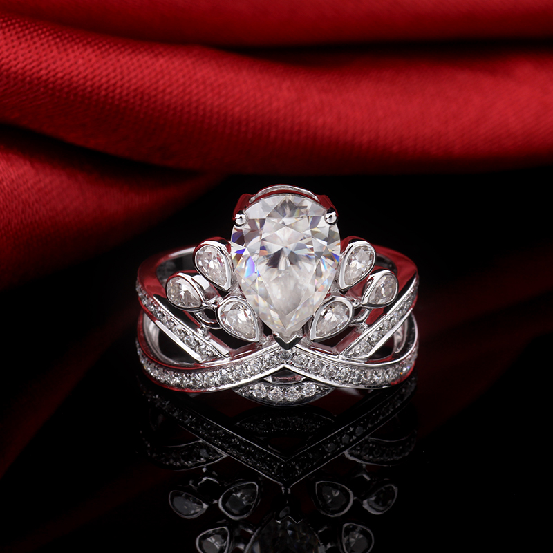 梨形切莫桑價(jià)格 梨形切莫桑價(jià)格 梨形切莫桑鉆戒 梨形切莫桑鉆戒廠家 18K梨形切莫桑鉆 梨形切莫桑鉆戒 梨形莫桑鉆