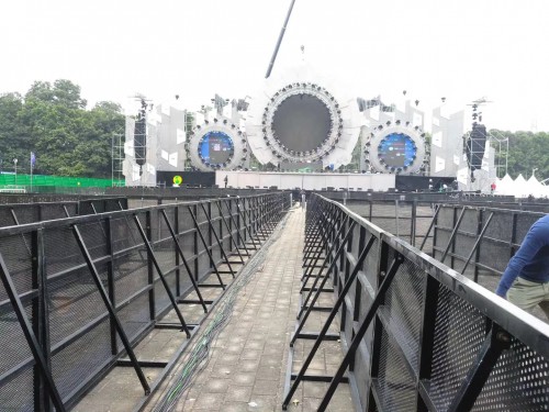 鋁合金防暴欄出租_廣州鋁合金防爆鐵馬租賃 電音節(jié)演唱會1 3米高防爆欄出租