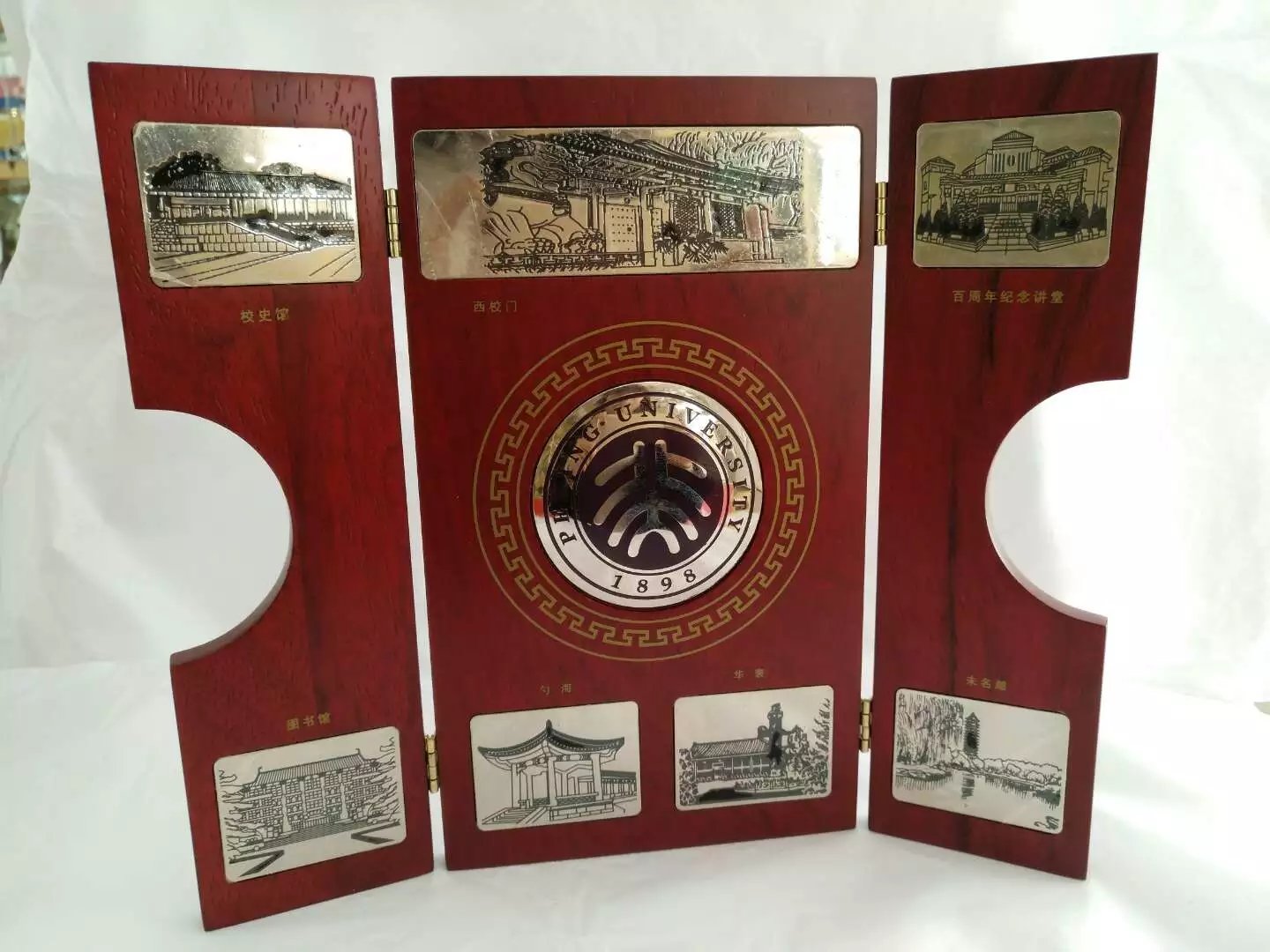 專業(yè)定做徽章標(biāo)牌，單位授權(quán)牌定做，木質(zhì)工藝品