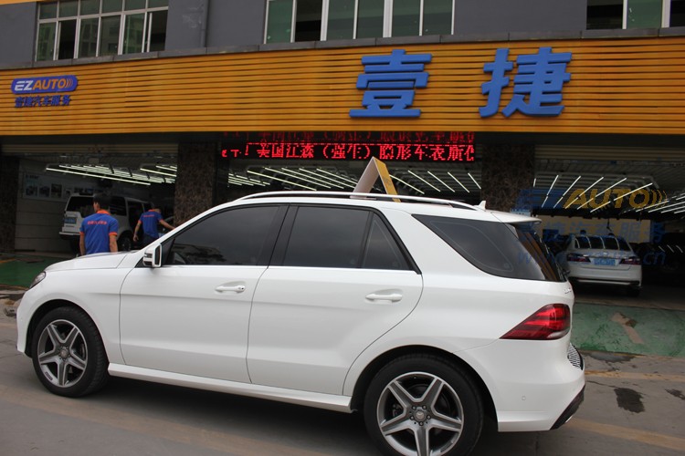 奔馳GLE400琉晶汽車劃痕壹捷奔馳GLE400漆面美容X-STAR鍍晶琉晶施工作業(yè)