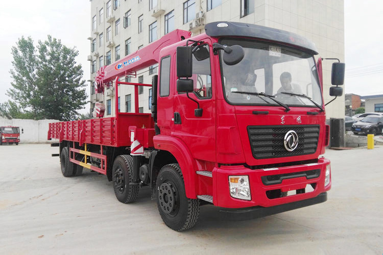 齊星駕駛室隨車吊 齊星駕駛室小三軸隨車吊 齊星駕駛室小三軸程力隨車吊 齊星駕駛室10噸隨車吊 齊星駕駛室12噸隨車吊