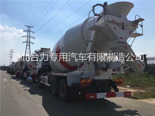 供應(yīng)重汽豪沃牌12方水泥攪拌車廠家價格多少