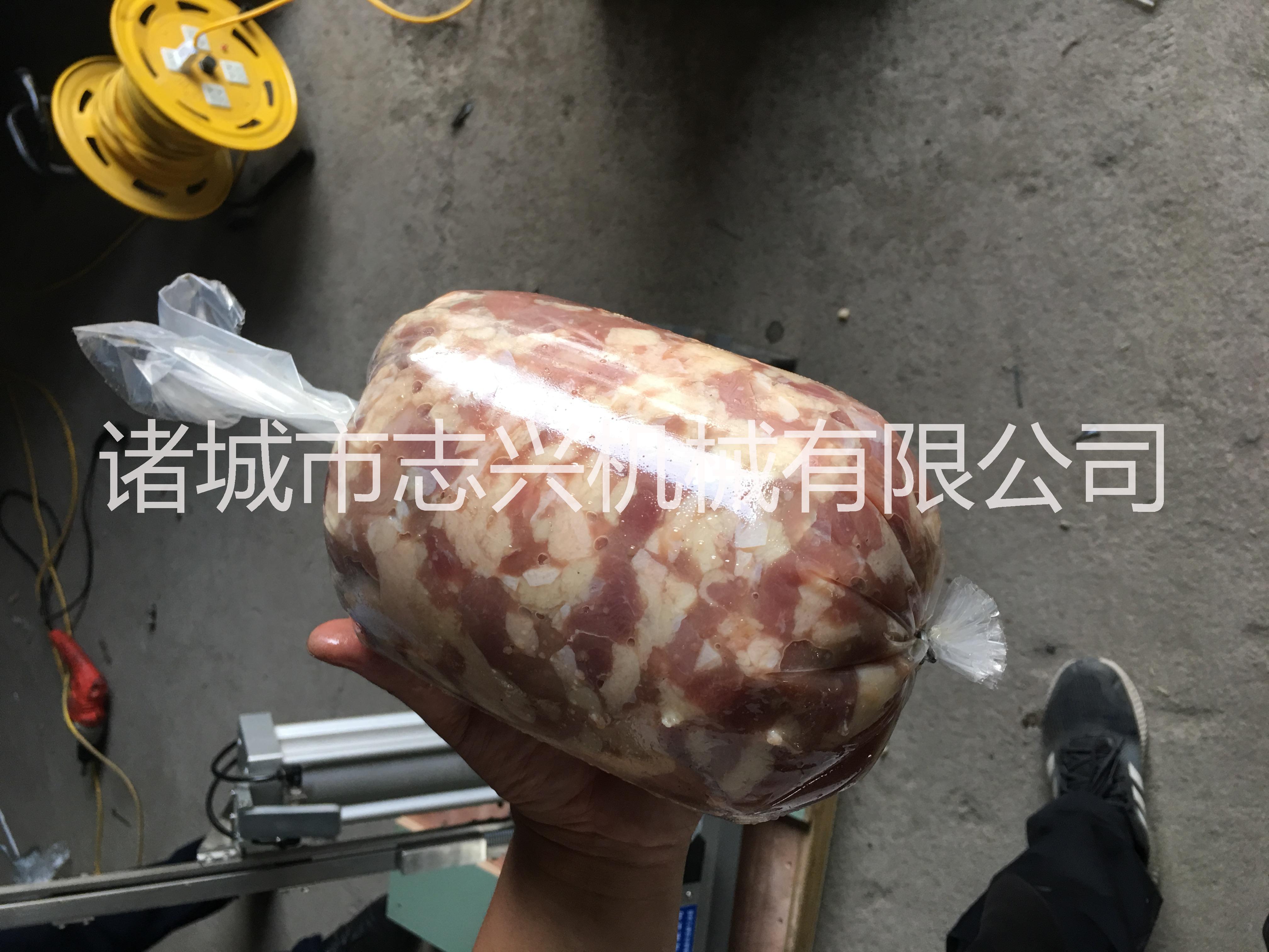 氣動垃圾打卡機 諸城廠家直銷全自動氣動拉緊打卡設(shè)備 肉卷打卡扣機 羊肉卷封口機