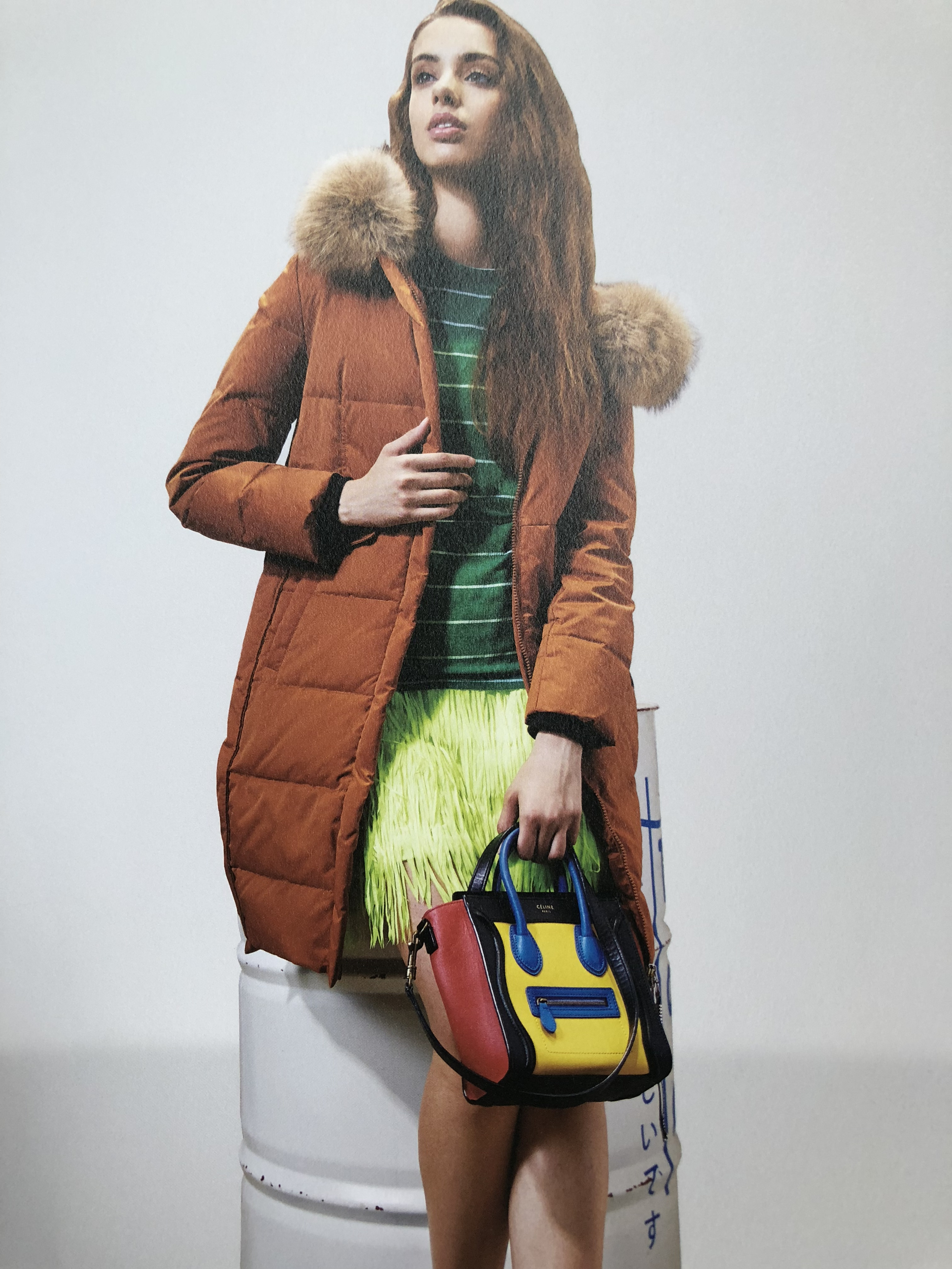 杭州*品牌埃文羽絨服品牌女裝寬松時尚折扣走份批發(fā)貨源
