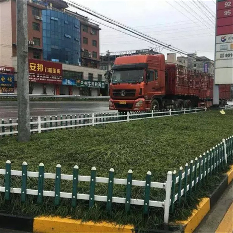 40CM白色花園圍欄 草坪圍欄生產(chǎn)廠家 特價綠色定制款 景區(qū)戶外美觀田園花園水泥地用