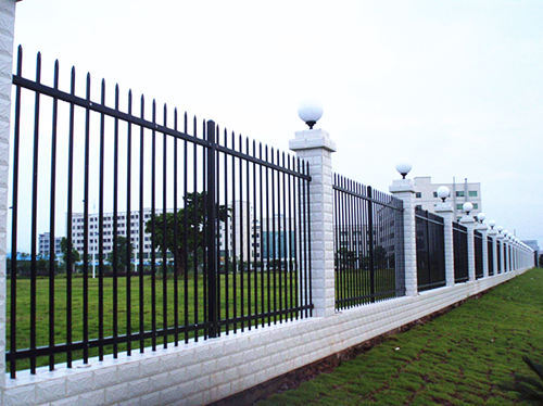 山東聊城鋅鋼護(hù)欄批發(fā) 鋅鋼圍欄定做 護(hù)欄廠家直銷