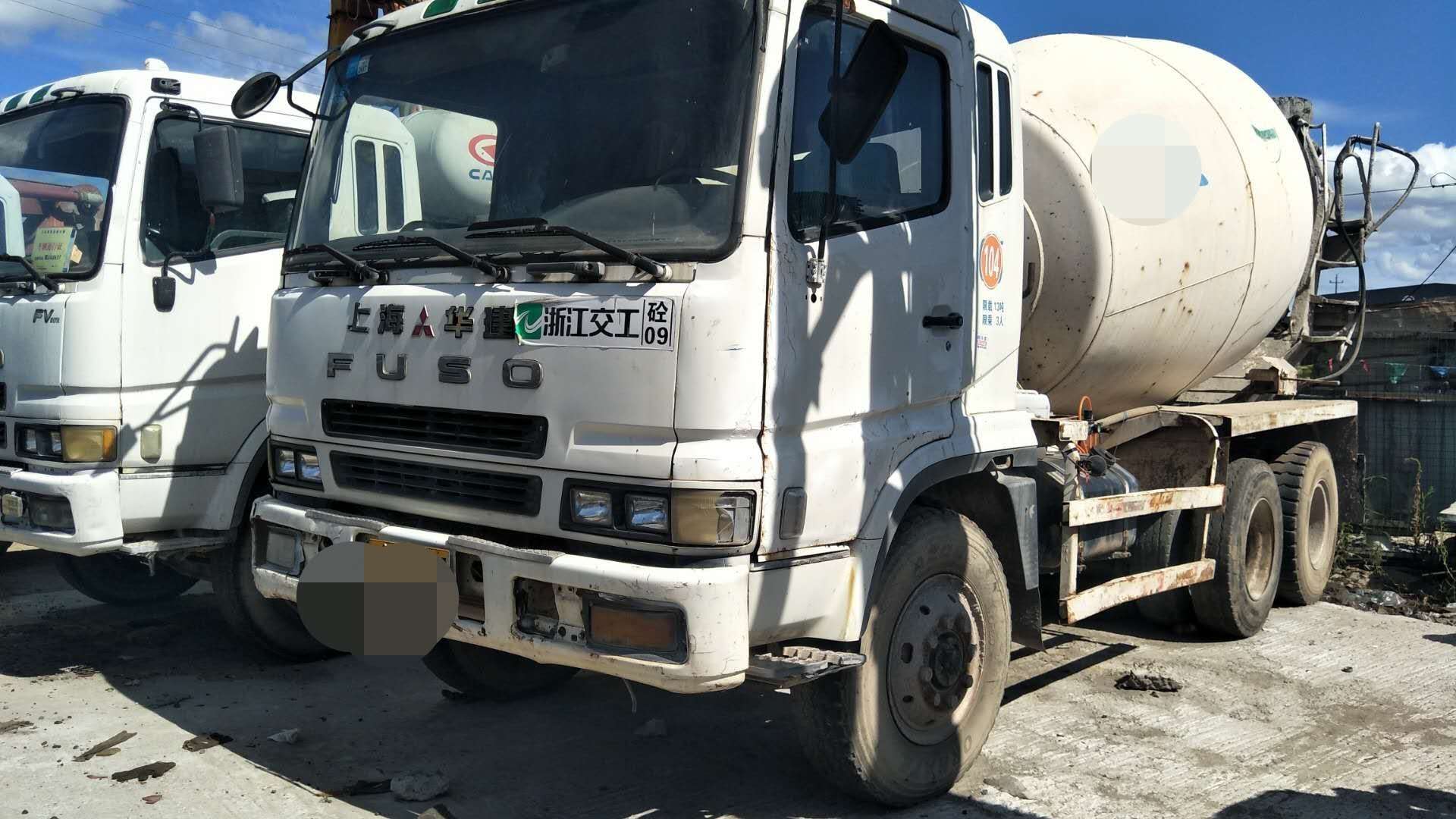 供應(yīng)07年二手三菱攪拌車