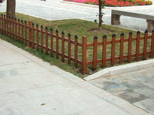 陜西榆林草坪塑木護(hù)欄 綠化pvc圍欄 草坪護(hù)欄定做 廠家直銷