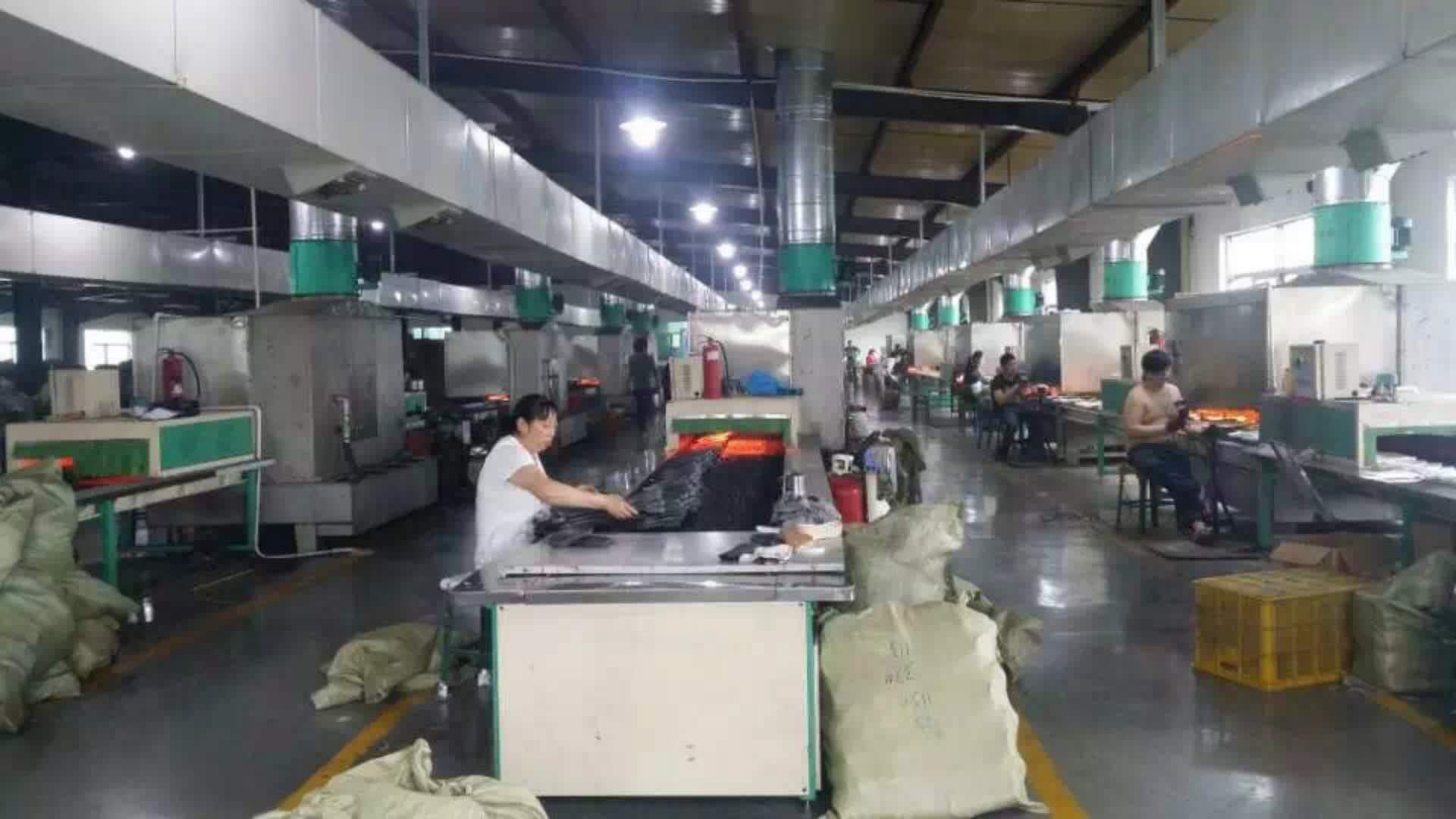 湖南鞋底流噴漆水線噴漆供應(yīng)商、報價、廠家【朗仕鋒智能鞋機設(shè)備有限公司】