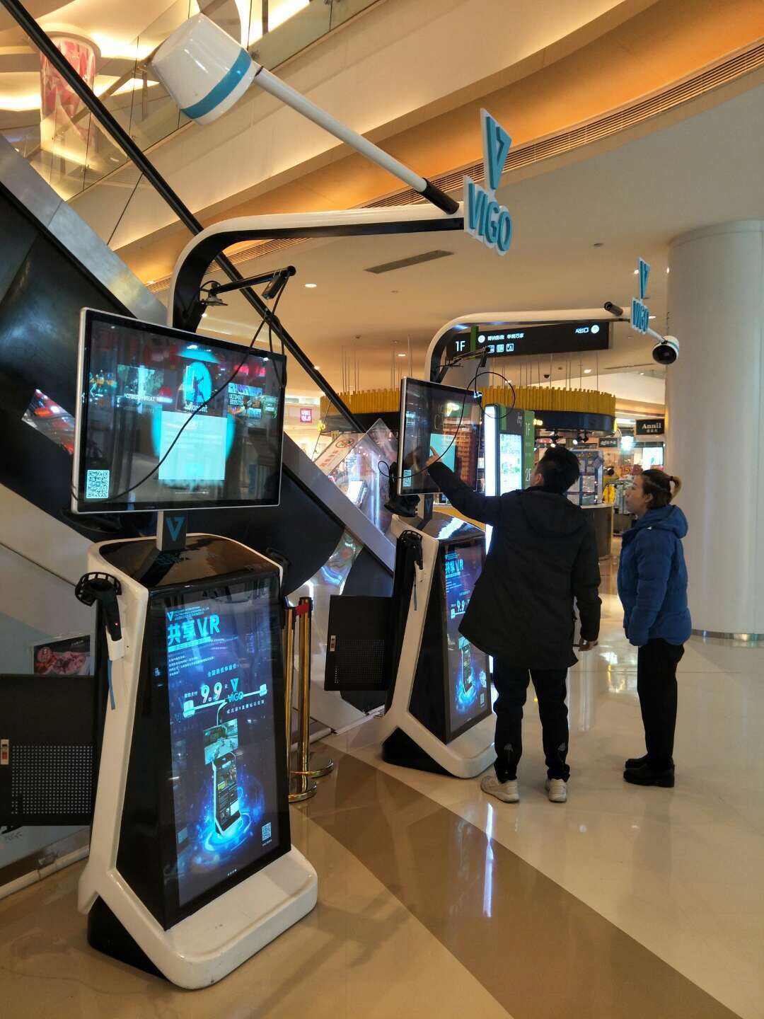 電容觸摸膜32寸、43寸、55寸 75寸 86寸 98寸可隨意制定長(zhǎng)短邊深圳市風(fēng)谷創(chuàng)新有限公司