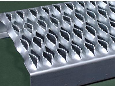 廠家直銷鱷魚(yú)嘴防滑板直銷中心