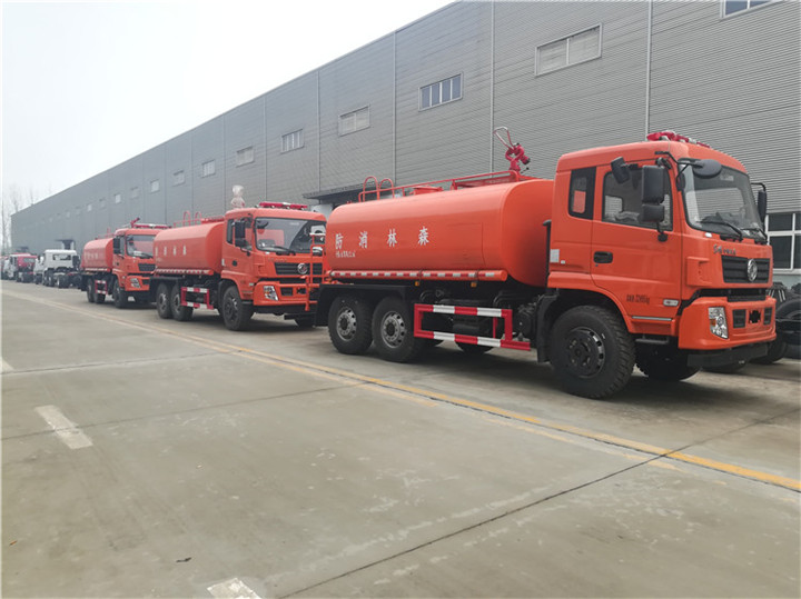 東風(fēng)六驅(qū)灑水車、森林消防灑水車、 6x6灑水車