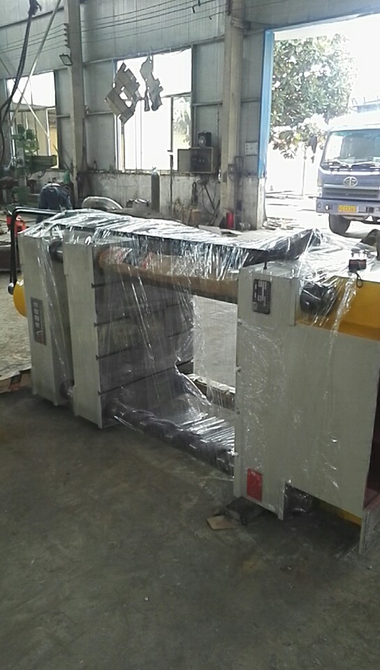 三梁四柱液壓機(jī)Y32-200噸油壓機(jī)壓力機(jī)廠家制造廠通用型液壓機(jī)床