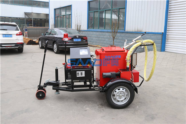 路面灌縫機(jī)新款上市  拖掛式瀝青灌縫機(jī)廠家
