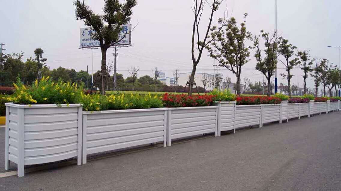 武漢市欣源祥環(huán)境工程花箱 戶外花箱 道路花箱 PVC花箱道路花箱