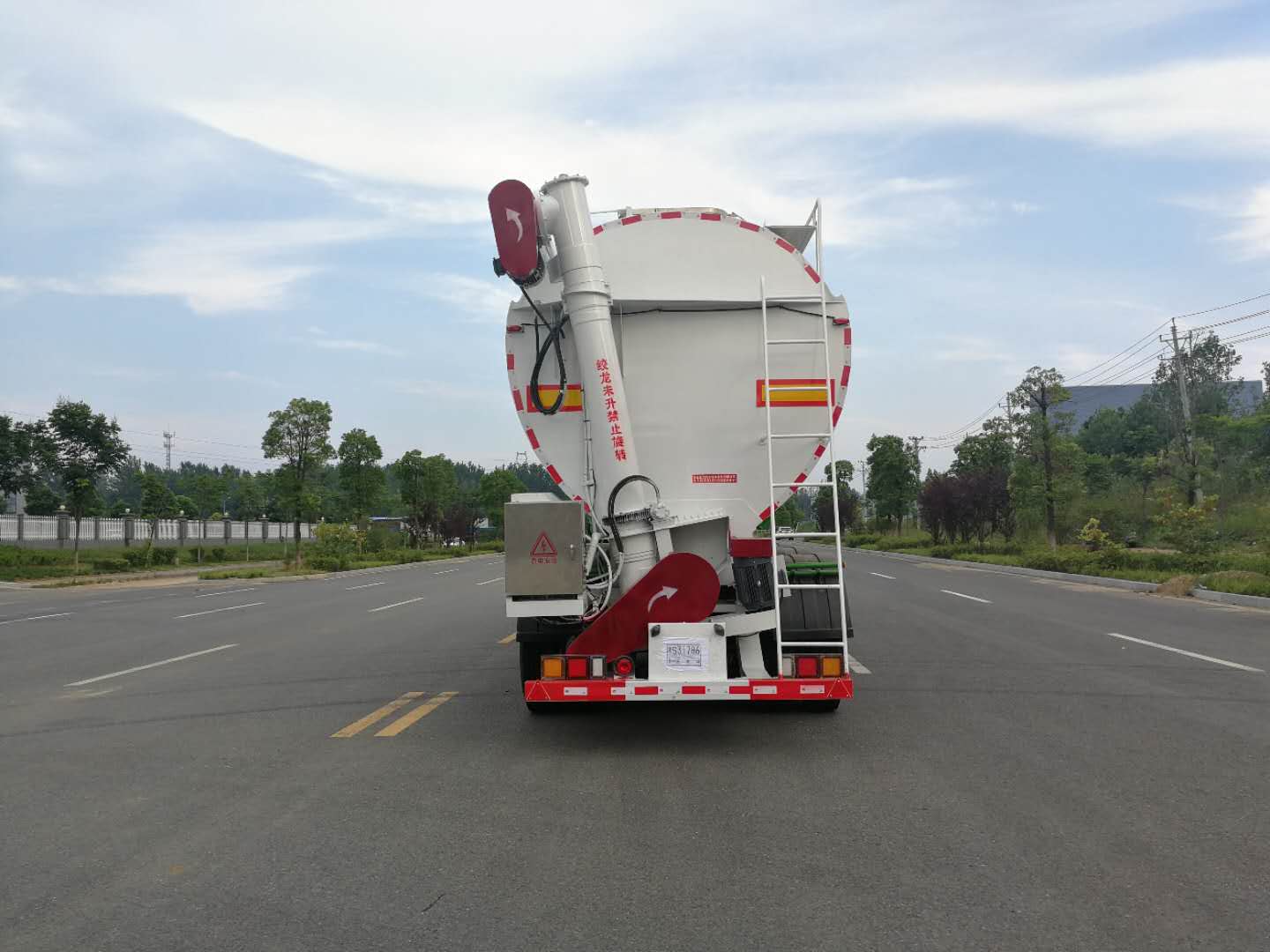 30噸散裝飼料半掛車價格  散裝飼料半掛車 飼料車廠家 飼料半掛車價格