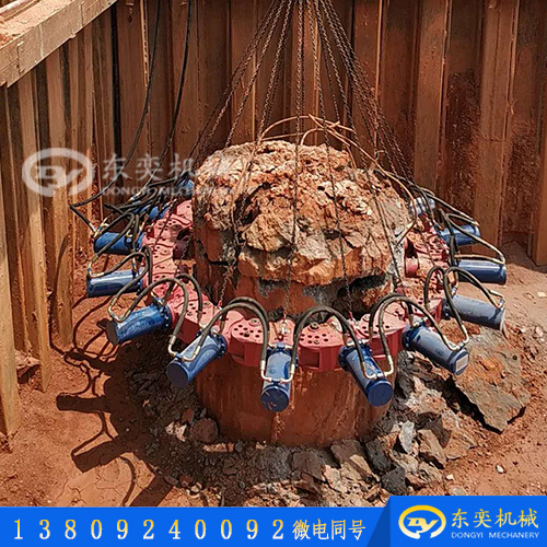 破樁機 挖掘機起吊破樁頭機器 截樁機現(xiàn)場