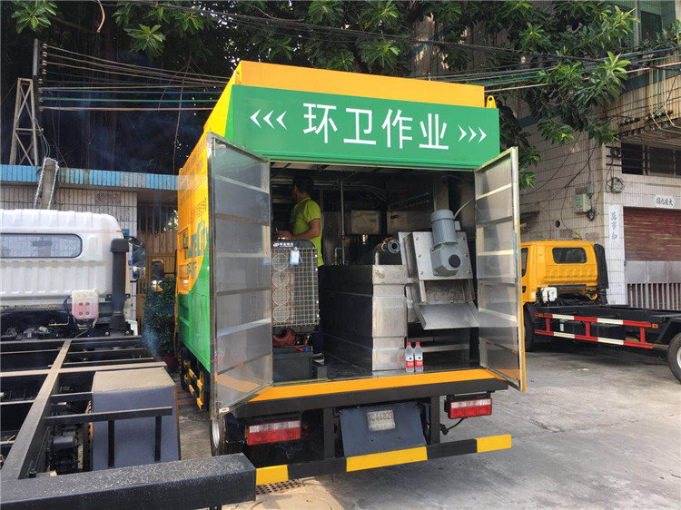 移動(dòng)式糞便處理車廠家/ 移動(dòng)式糞便處理車報(bào)價(jià)/ 移動(dòng)式糞便處理車多少錢(qián)一輛