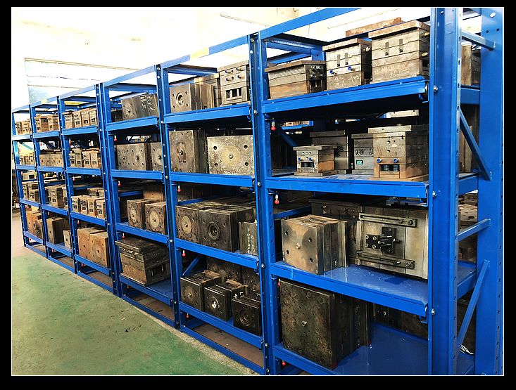 蘇州注塑模具廠 投線儀包膠模具 測距儀包膠模具 蘇州塑料模具