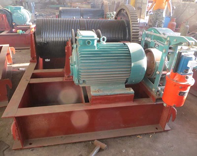 卷?yè)P(yáng)機(jī)，卷?yè)P(yáng)式啟閉機(jī)現(xiàn)貨供應(yīng)，廠家直銷(xiāo)