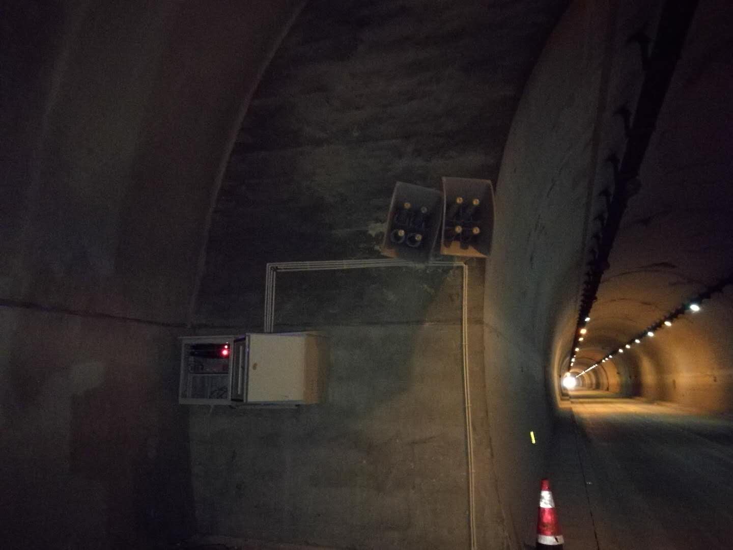 200W遠(yuǎn)程號(hào)角 200W遠(yuǎn)程防水號(hào)角 戶外300W大功率號(hào)角 200W戶外大海怪號(hào)角