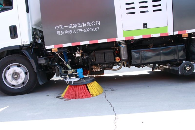 公路*環(huán)衛(wèi)車每日報價