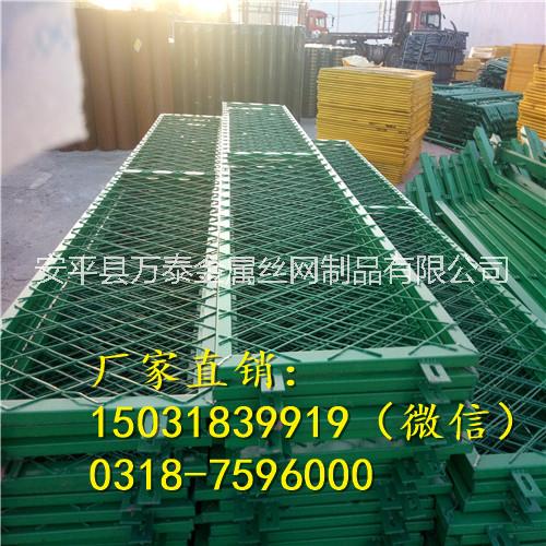 內(nèi)蒙古鋼板網(wǎng) 鋼板網(wǎng)護(hù)欄 鋼板網(wǎng)廠家現(xiàn)貨