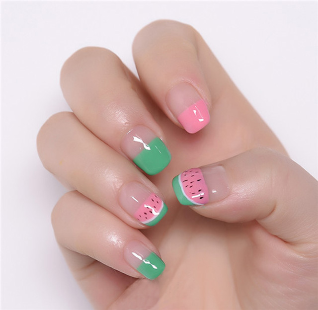 一款清涼西瓜美甲獻(xiàn)給大家