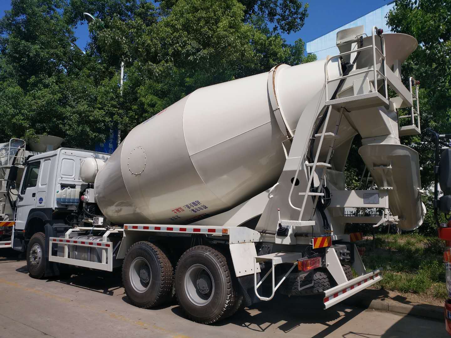 貴州攪拌車廠家直銷品質(zhì)有保證大量備車