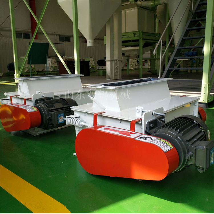 2018年新型環(huán)形輥熱銷中 高產(chǎn)量 破碎效果好 三輥對輥可定制