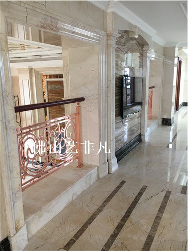 太原鋁板雕刻護(hù)欄訂做弧形12厘足厚浮雕鈦金護(hù)欄批發(fā)
