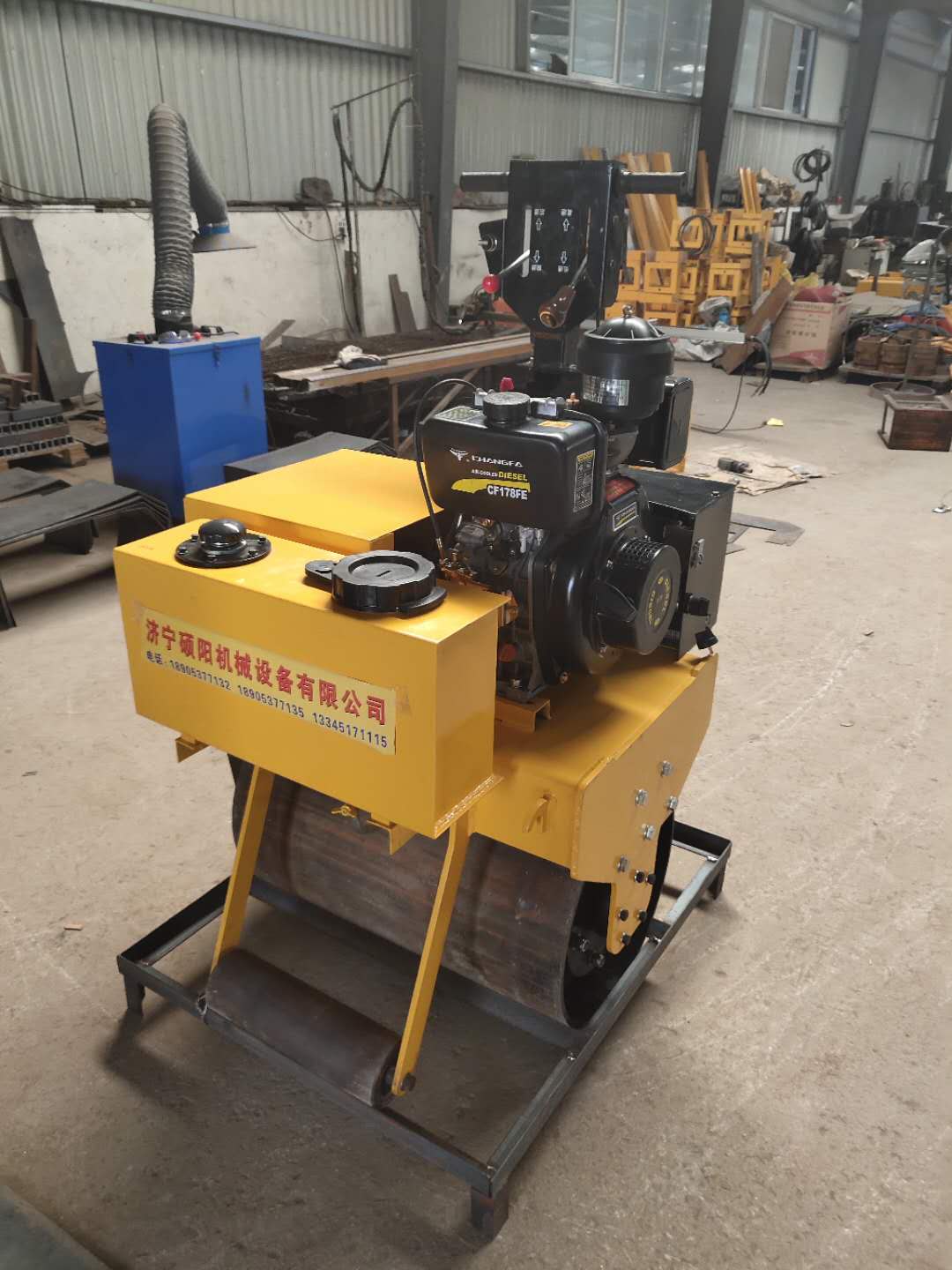 供應(yīng)手扶單鋼輪振動(dòng)壓路機(jī)　振動(dòng)壓路機(jī)　單鋼輪壓路機(jī)