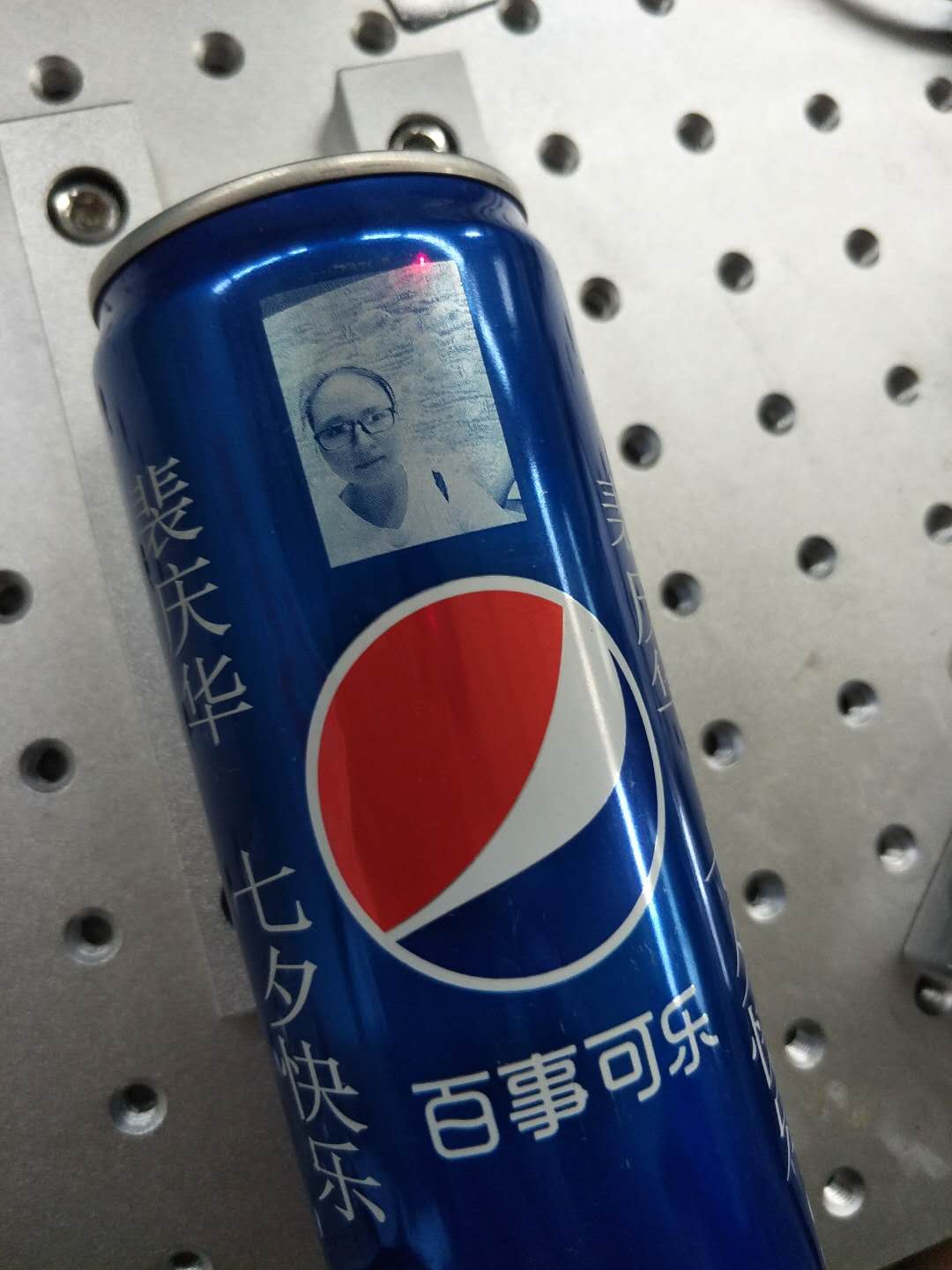 自動(dòng)聚焦3D激光打標(biāo)機(jī)不限位置不規(guī)則自動(dòng)調(diào)焦激光打標(biāo)機(jī)廠家現(xiàn)貨