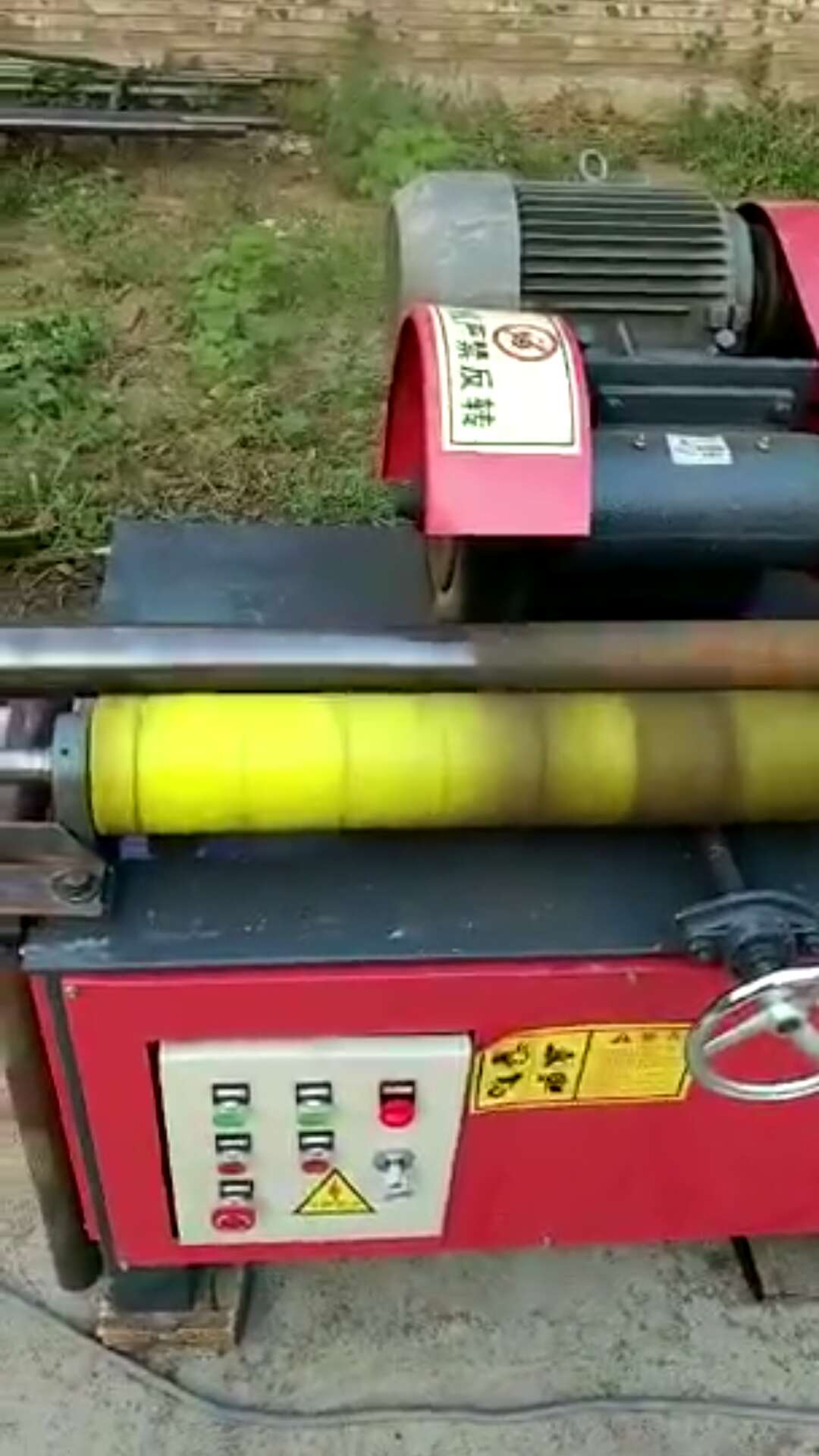 新型 無心外圓拋光機(jī)廠家價格