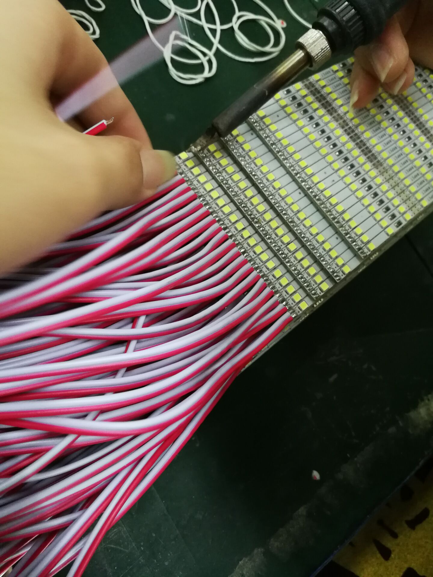 超薄廣告UV軟膜燈箱*2835 LED硬燈條寬度僅4MM LED硬燈條寬度僅4MM燈箱燈條