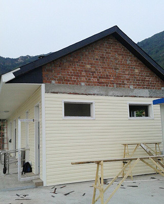 成都PVC戶外外墻裝飾板磚塊墻面板特價批發(fā)