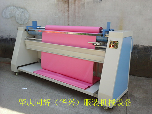 制衣自動(dòng)裁床用自動(dòng)對(duì)邊松布機(jī)