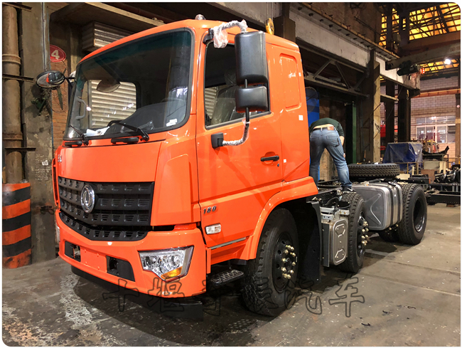 2018東風(fēng)新款*后四自卸車圖片，東風(fēng)小三軸自卸車，六缸機(jī)180馬力EQ3240GD5D型自卸汽車